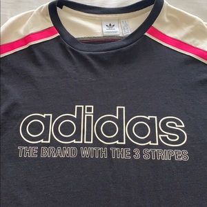 Women’s MotorSport-style cropped tee